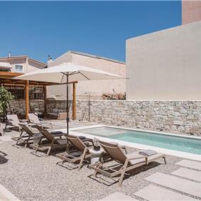 5 bedroom villa with indoor and outdoor pool in Chania town, sleeps 10